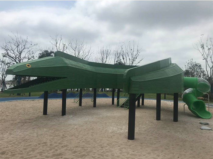 戶外樂園設(shè)備